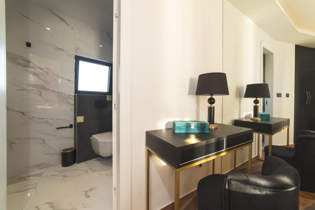 Vila Luxury Favela With Heated Pool