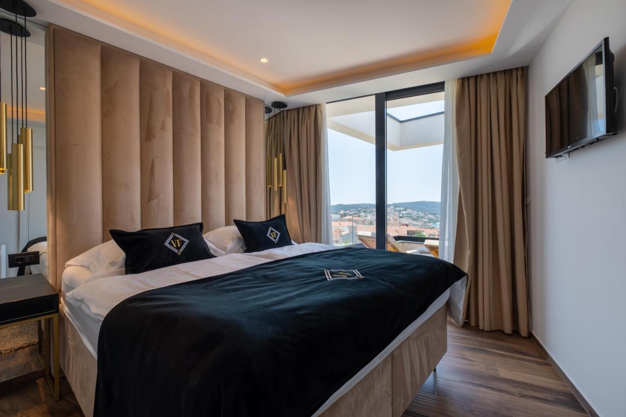 Vila Luxury Favela With Heated Pool