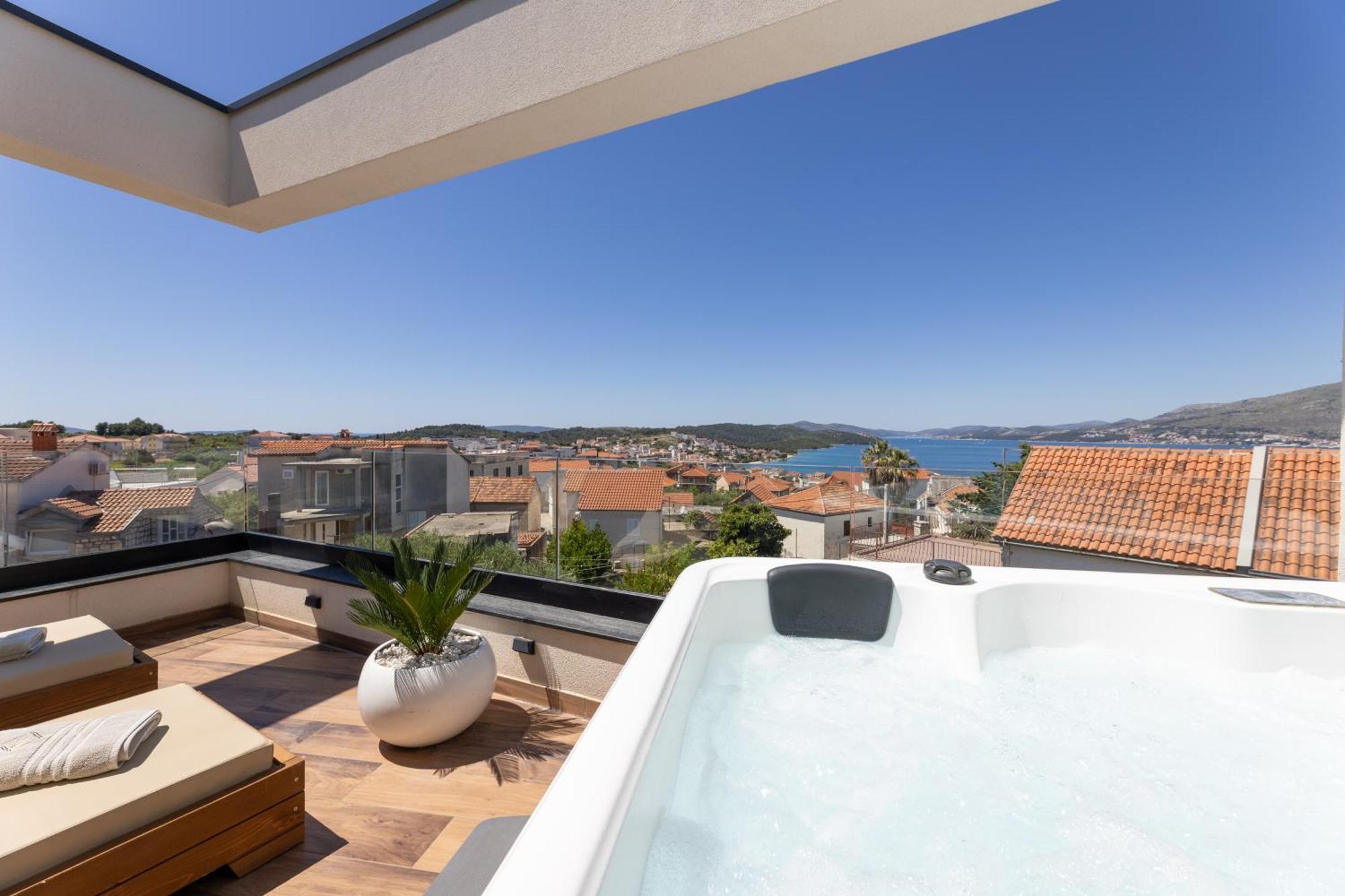 Luxury Favela With Heated Pool Vila Trogir