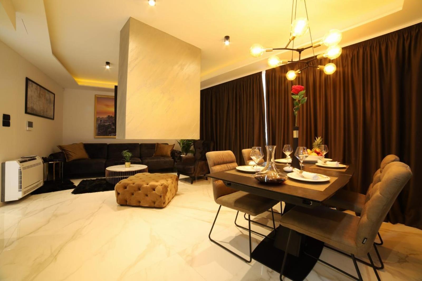 Luxury Favela With Heated Pool Villa *